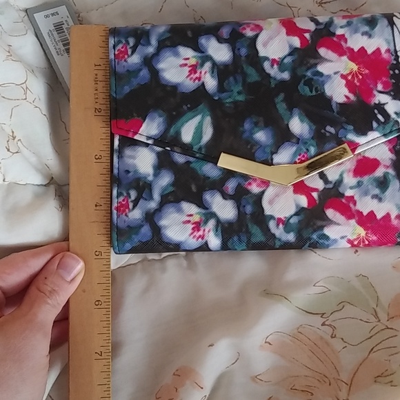 Apt 9 floral purse NWT - Picture 8 of 8